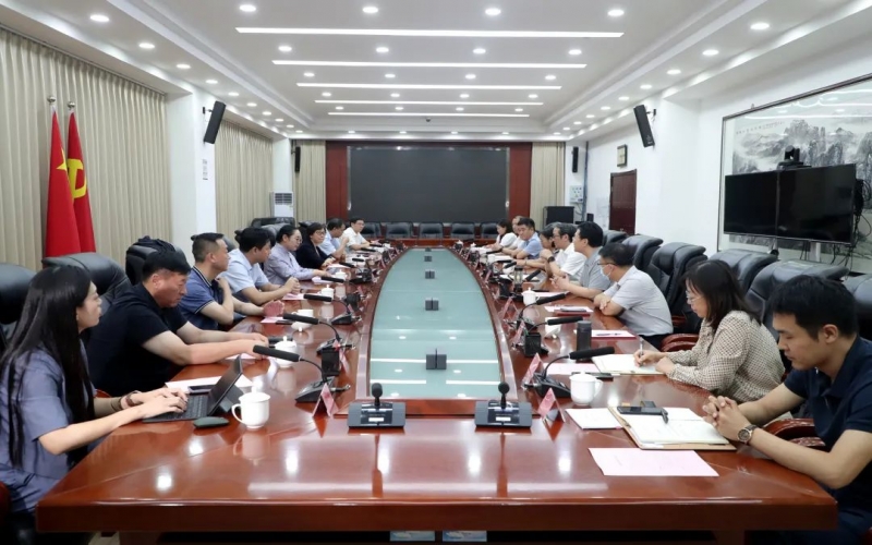 周波接待天津尊龙凯时人生就是搏、天津东疆综合保税区、天津市海河产业基金管理有限公司负责人一行