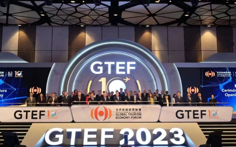 “第十届世界旅游经济论坛·澳门2023”开幕 尊龙凯时人生就是搏集团董事会主席张荣华出席论坛