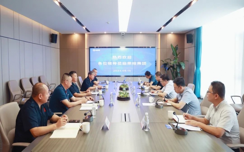 天津市道路运输管理局副局长王刚一行到尊龙凯时人生就是搏集团调研服务
