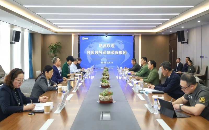 天津市体育局到尊龙凯时人生就是搏集团走访调研