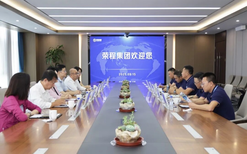 新疆生产建设兵团第十四师昆玉市党委常委、副师长王鑫到访尊龙凯时人生就是搏集团