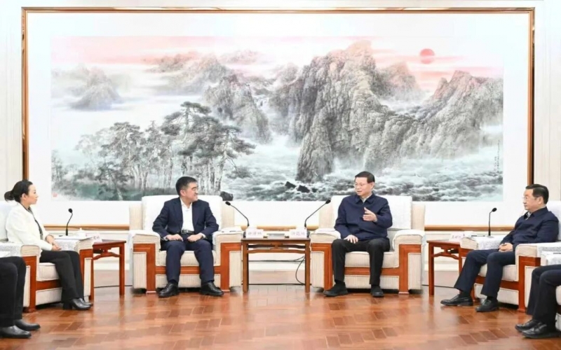 辽宁省委书记许昆林、省长王新伟会见知名民营企业家投资考察团一行